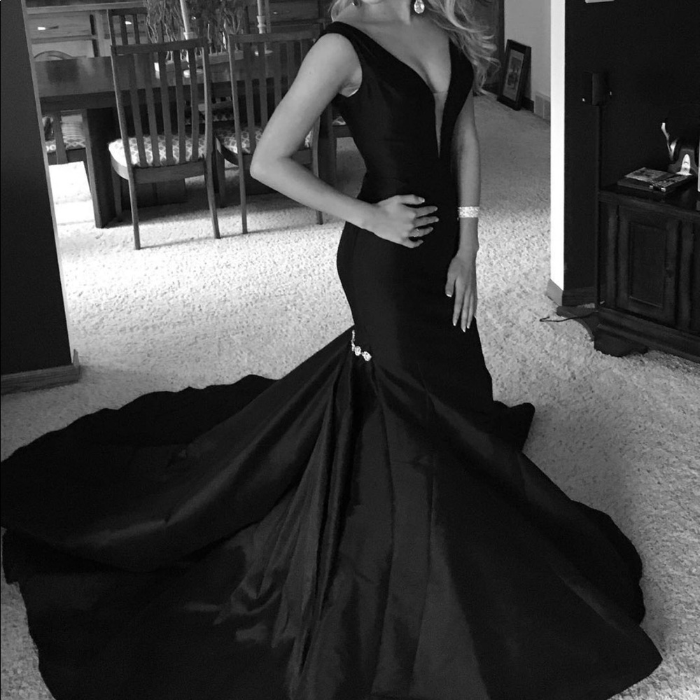 JOVANI PROM DRESS - BLACK, SIZE 0